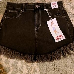 Celebrity pink NWT festival skirt sz7